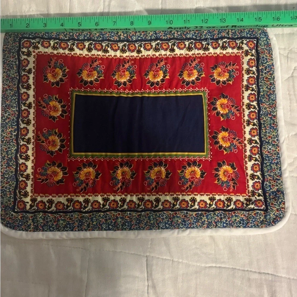 Hand quilted kitchen placemats. Set of 4. Reversible.